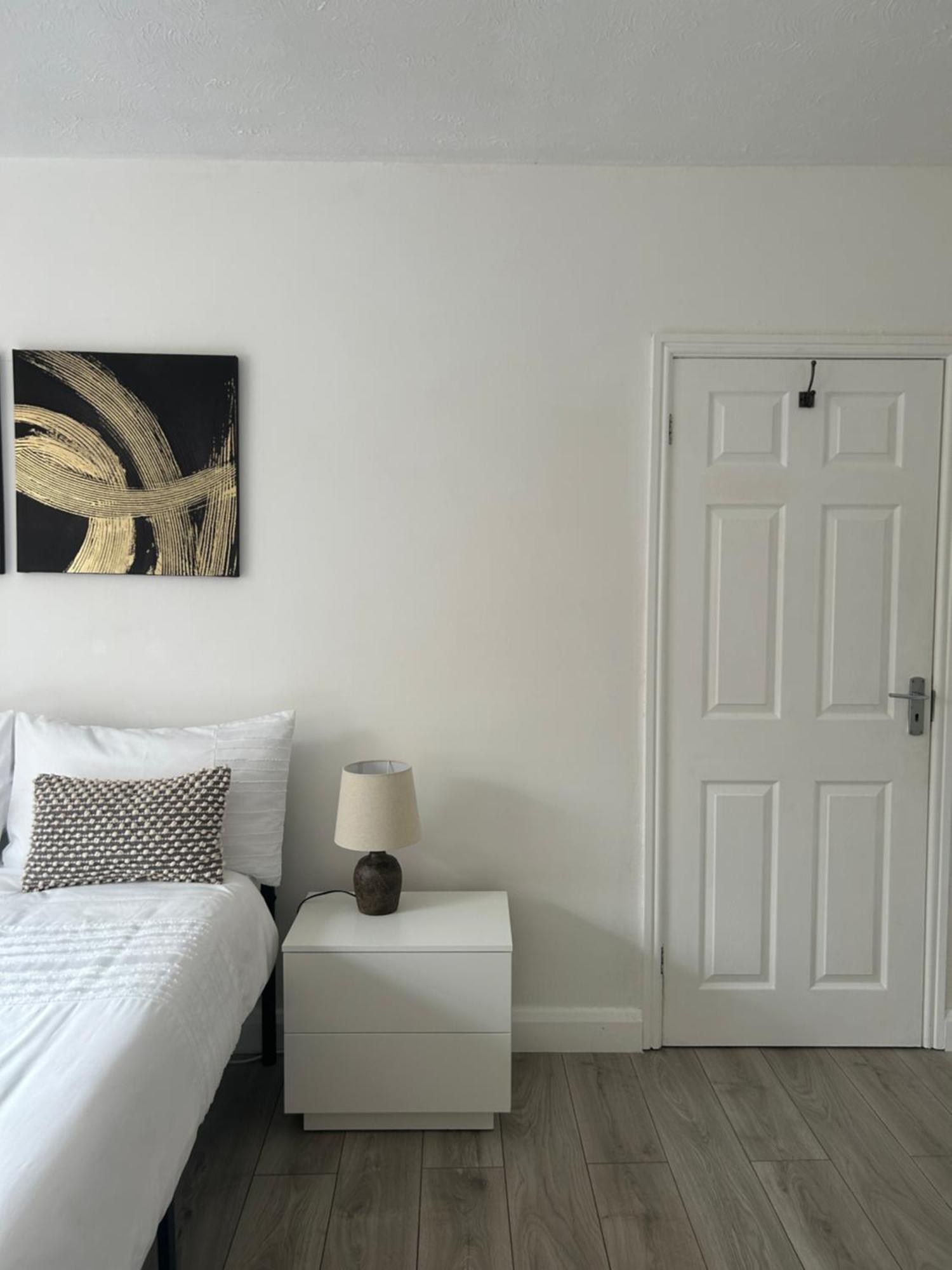 No6 Overnight Stays Free Onsite Parking Hindlip Екстер'єр фото